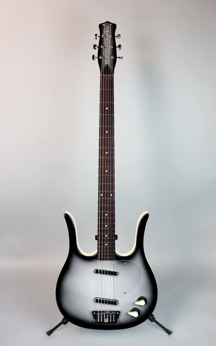 Danelectro Longhorn Baritone Black Burst