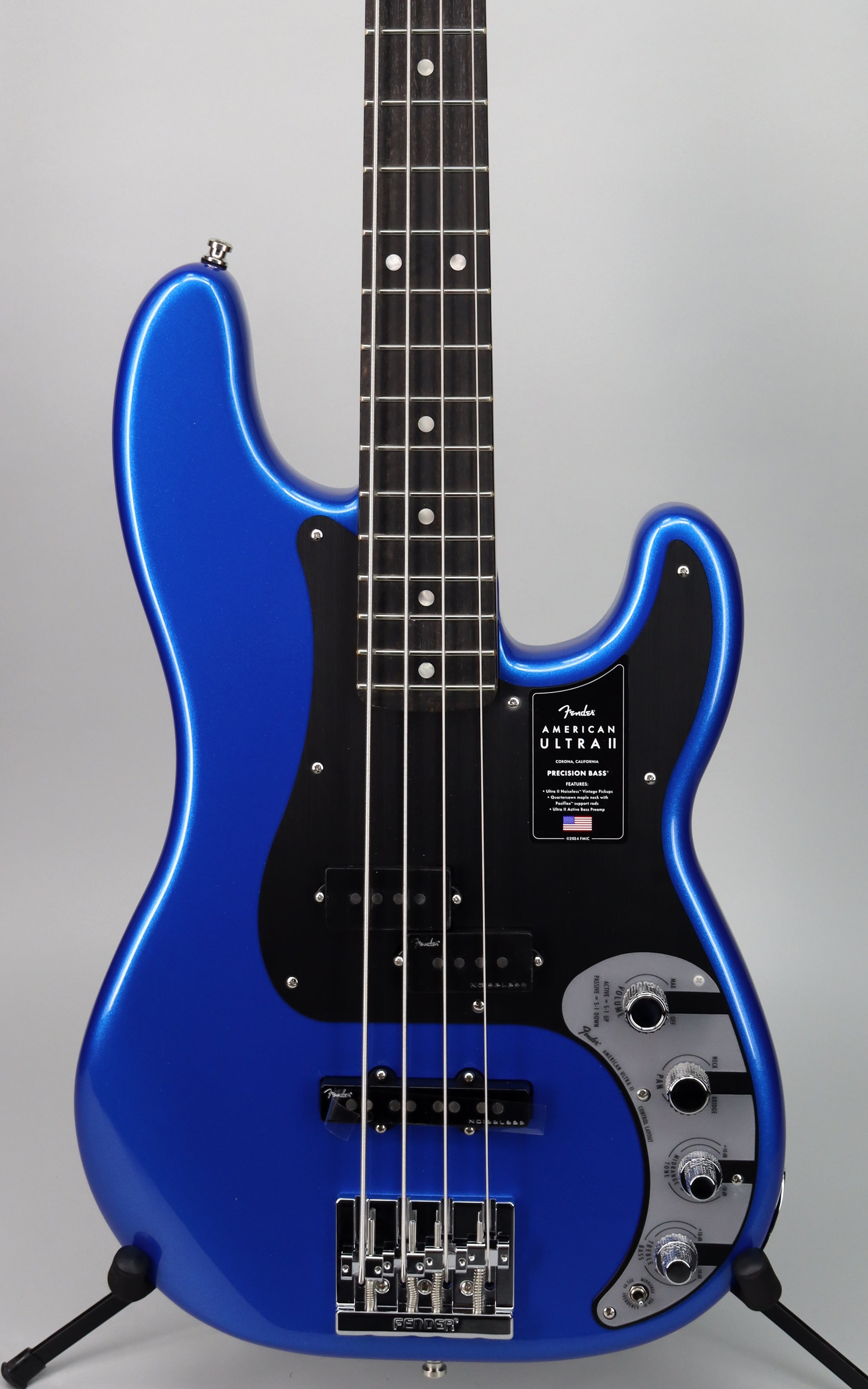 FenderAmUltra2PBassNobBlue01_2
